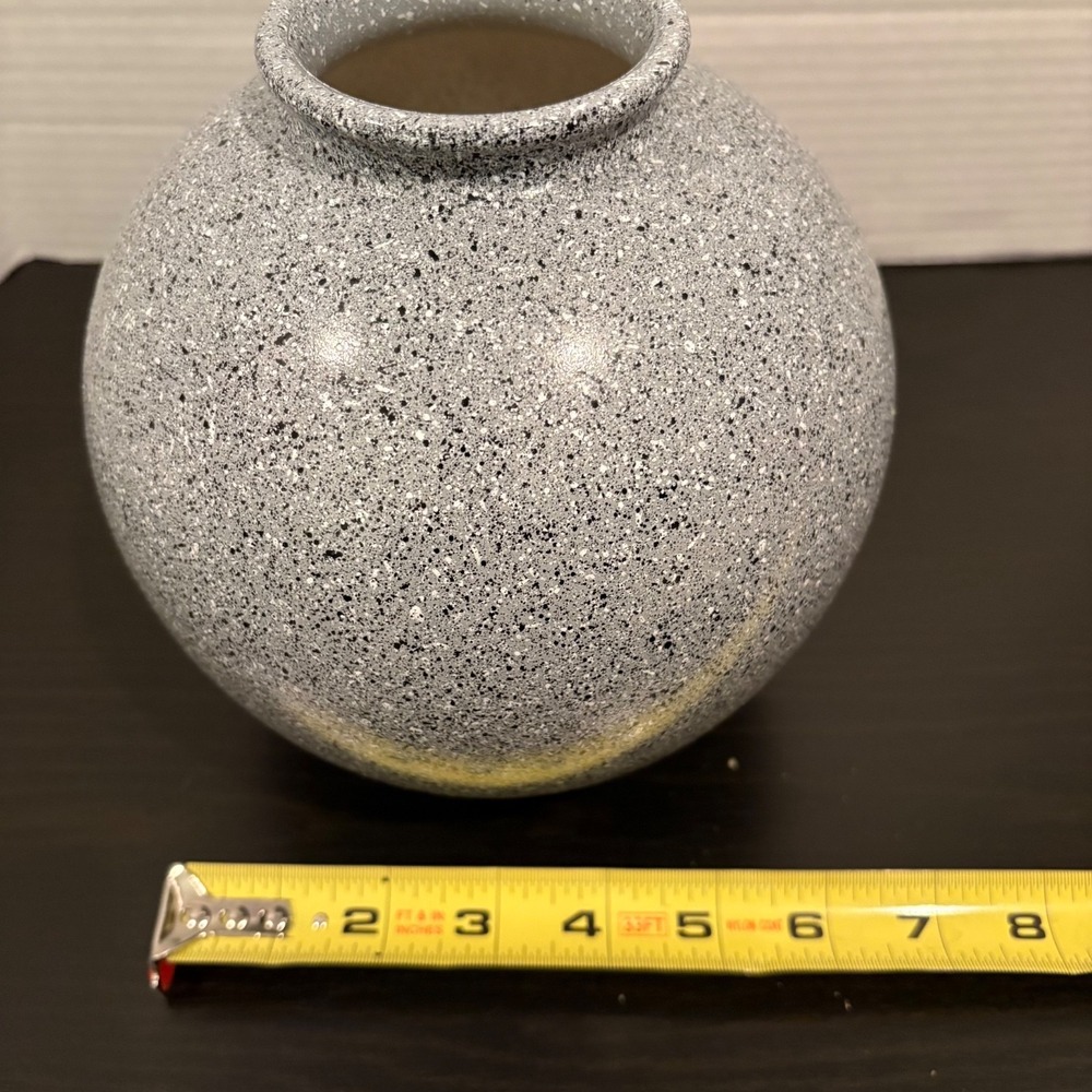 Speckled Round Ceramic Vase‎ Gray Black Modern Minimalist Globe Shape 7" EUC - Picture 7 of 7